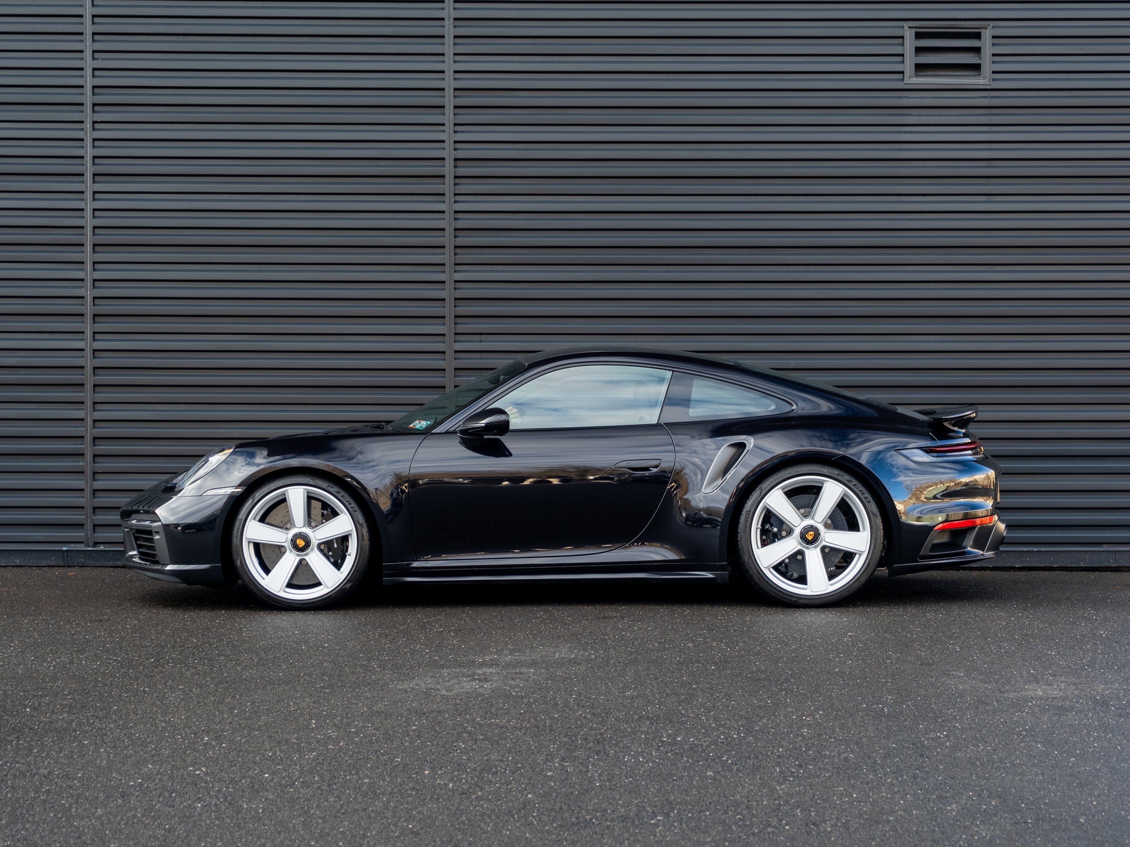 Certified 2025 Porsche 911 Turbo image 2