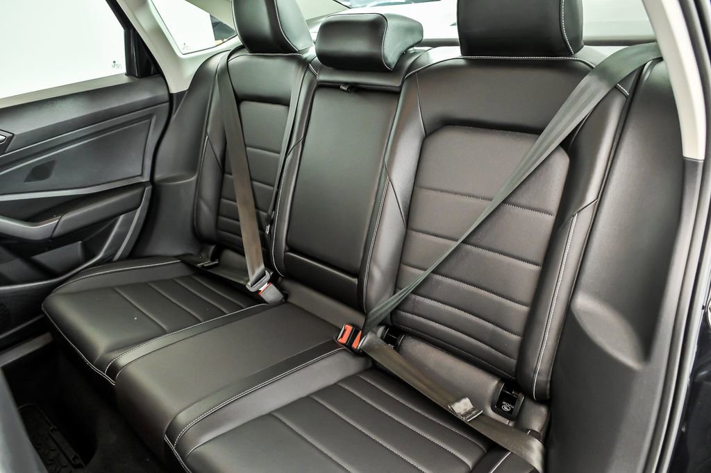 Used 2023 Volkswagen Jetta SE FWD image 14