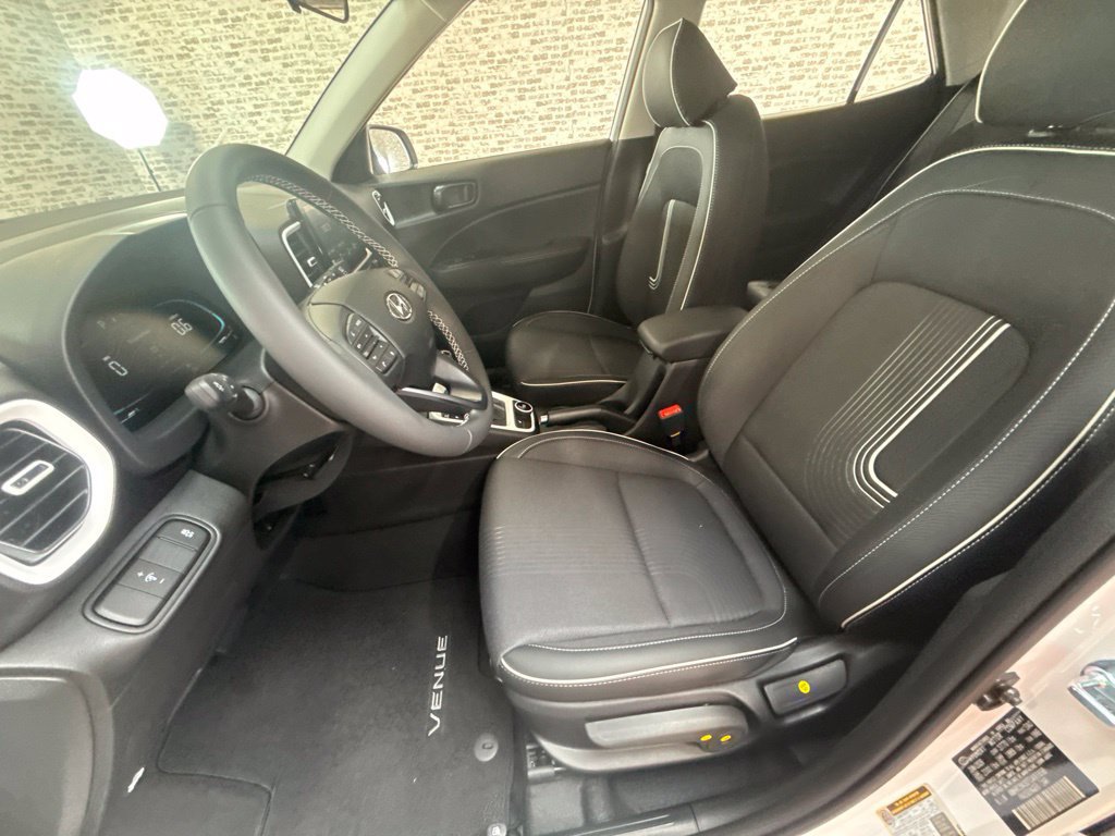 New 2026 Hyundai Venue SEL FWD image 22