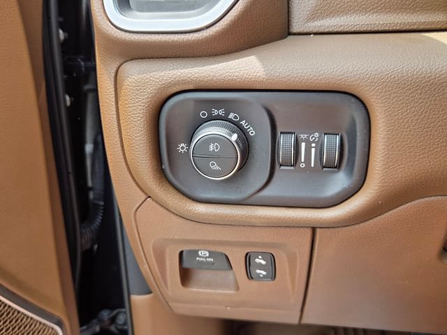 Used 2022 RAM 1500 Laramie AWD/4WD image 26