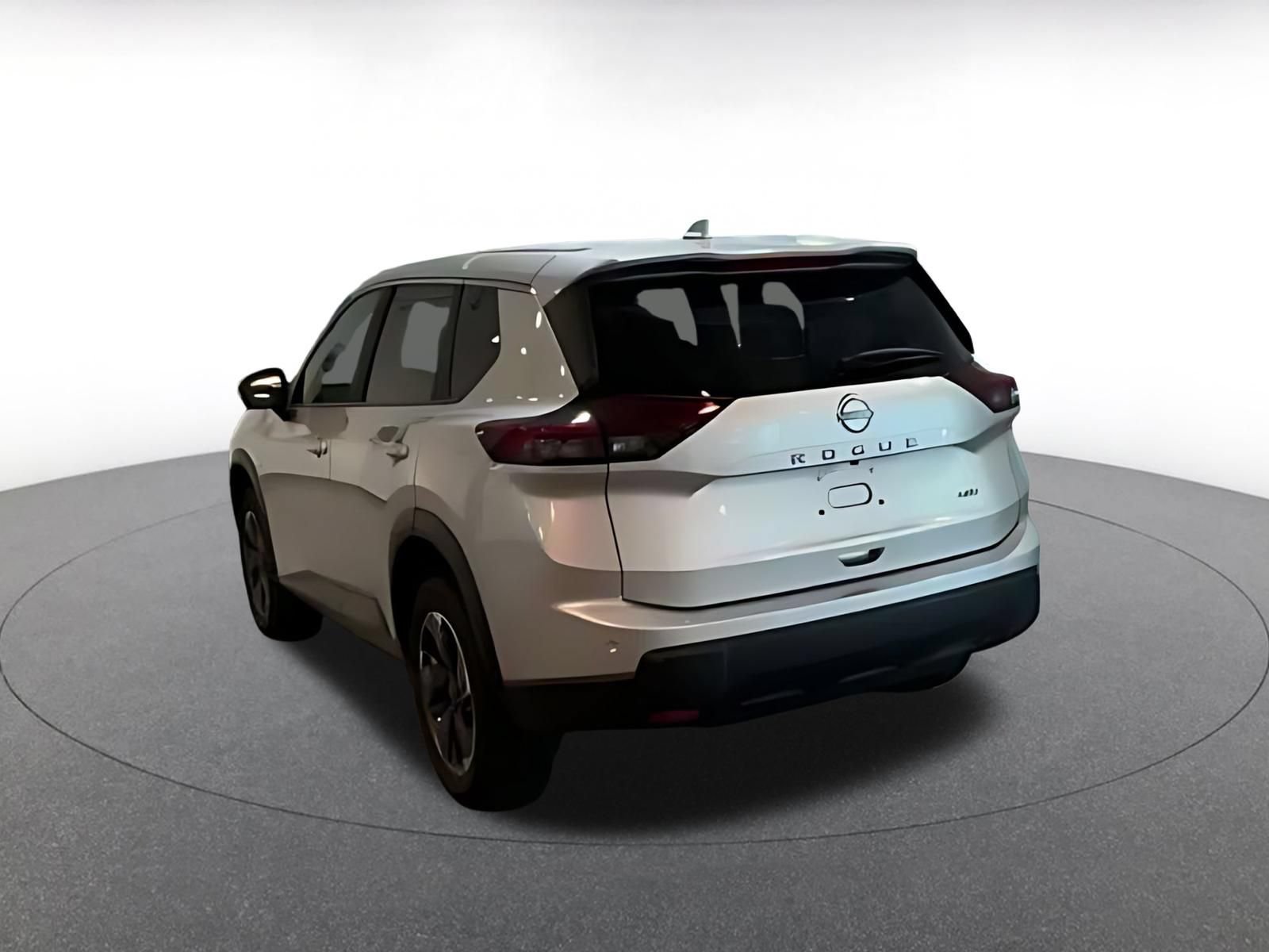Used 2025 Nissan Rogue SV AWD/4WD image 15