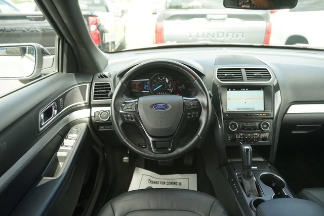 Used 2017 Ford Explorer XLT w/ Equipment Group 202A FWD image 23