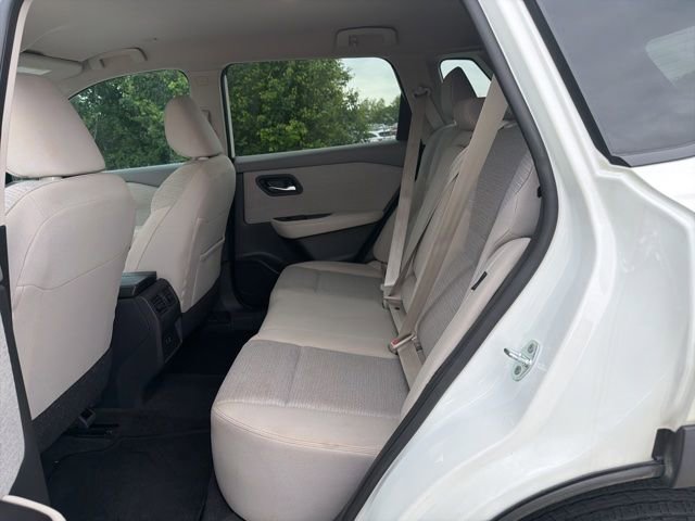 Used 2023 Nissan Rogue SV FWD image 10