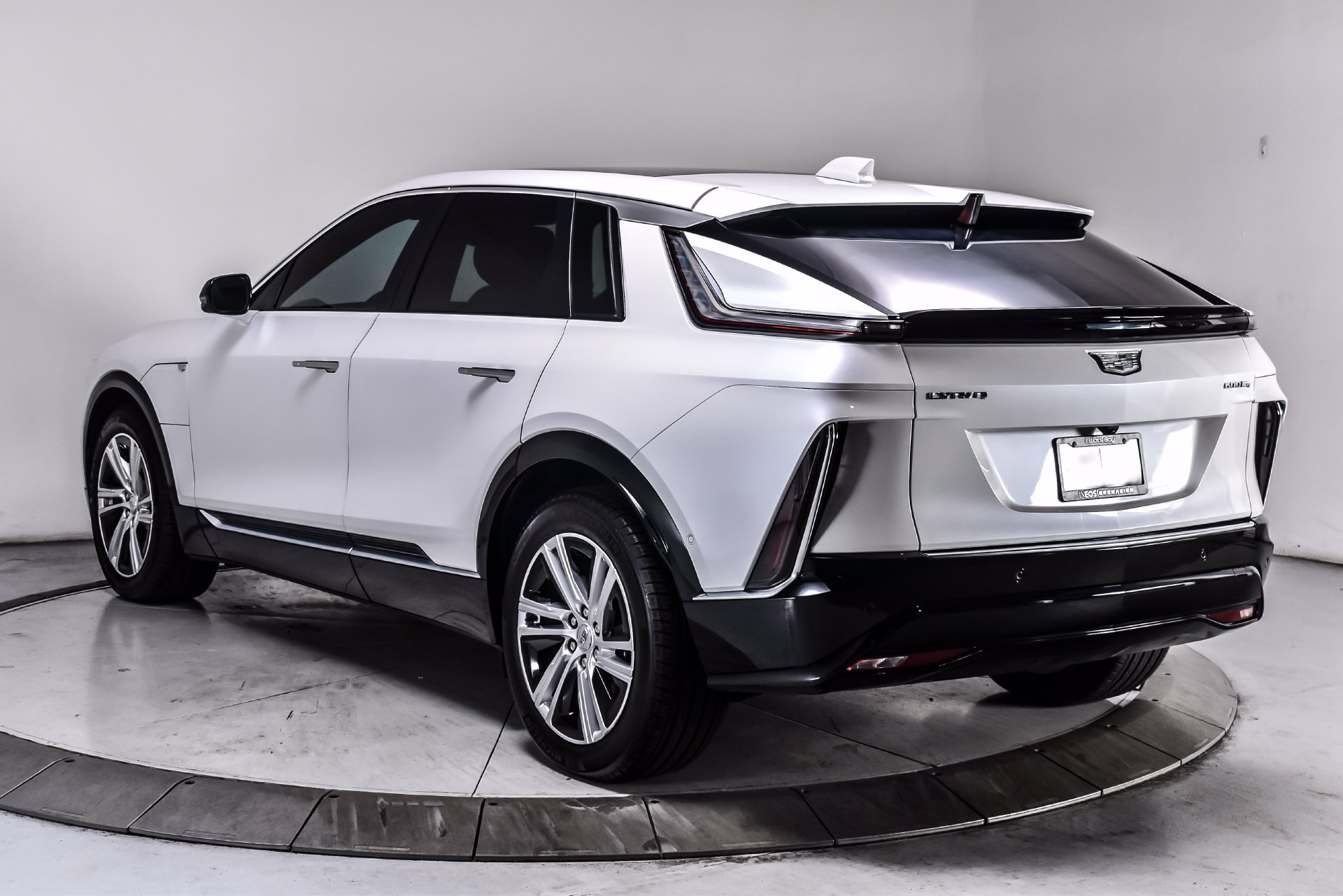 Used 2024 Cadillac Lyriq Tech w/ Driver Assist Package AWD/4WD image 4