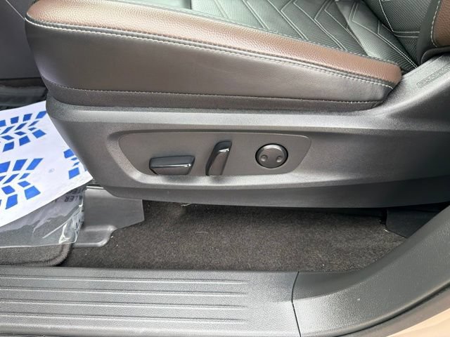 Certified 2025 Nissan Pathfinder Platinum AWD/4WD image 14