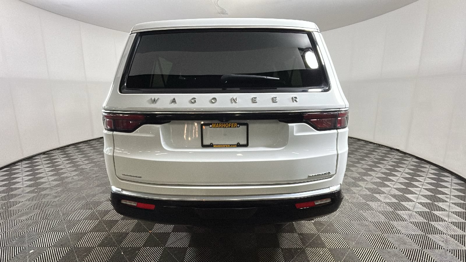 Used 2023 Jeep Wagoneer L Series II AWD/4WD video 4