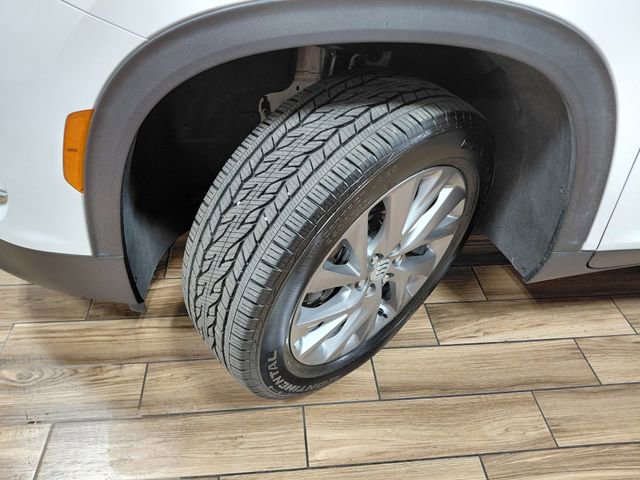 Used 2025 Buick Enclave Preferred AWD/4WD image 24