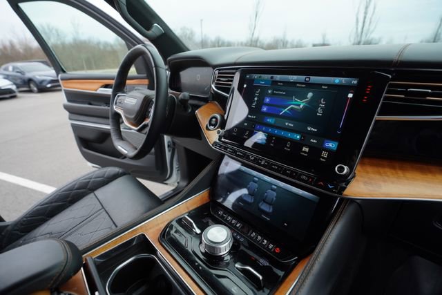 Used 2024 Jeep Grand Wagoneer L Series III image 37