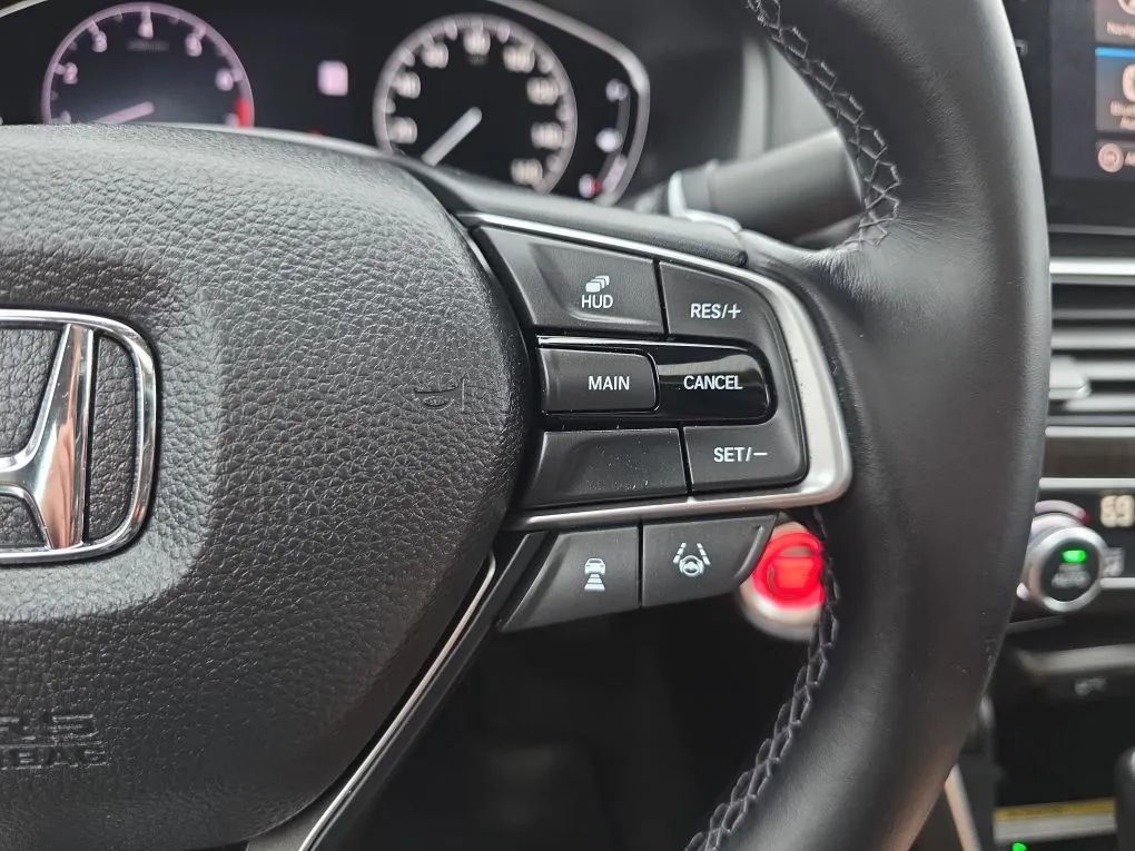 Used 2018 Honda Accord Touring image 21