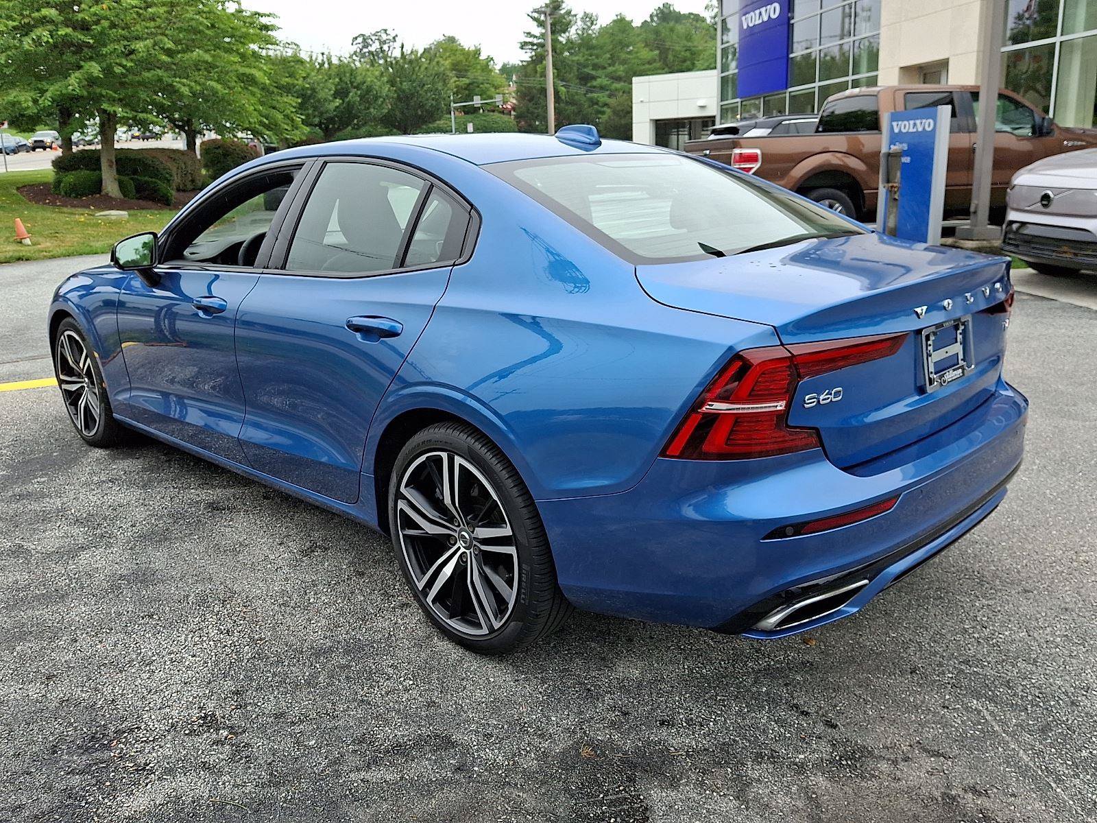 Used 2021 Volvo S60 T6 R-Design w/ Advanced Package AWD/4WD image 4