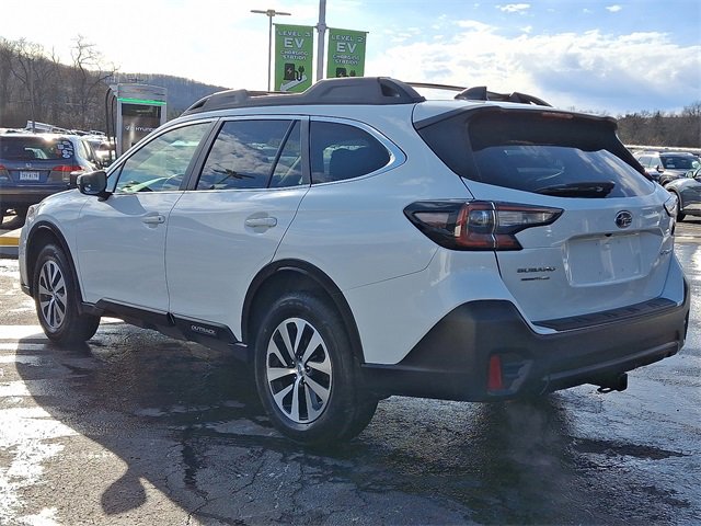 Used 2022 Subaru Outback Premium image 4