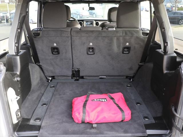 Used 2023 Jeep Wrangler Sport S image 13