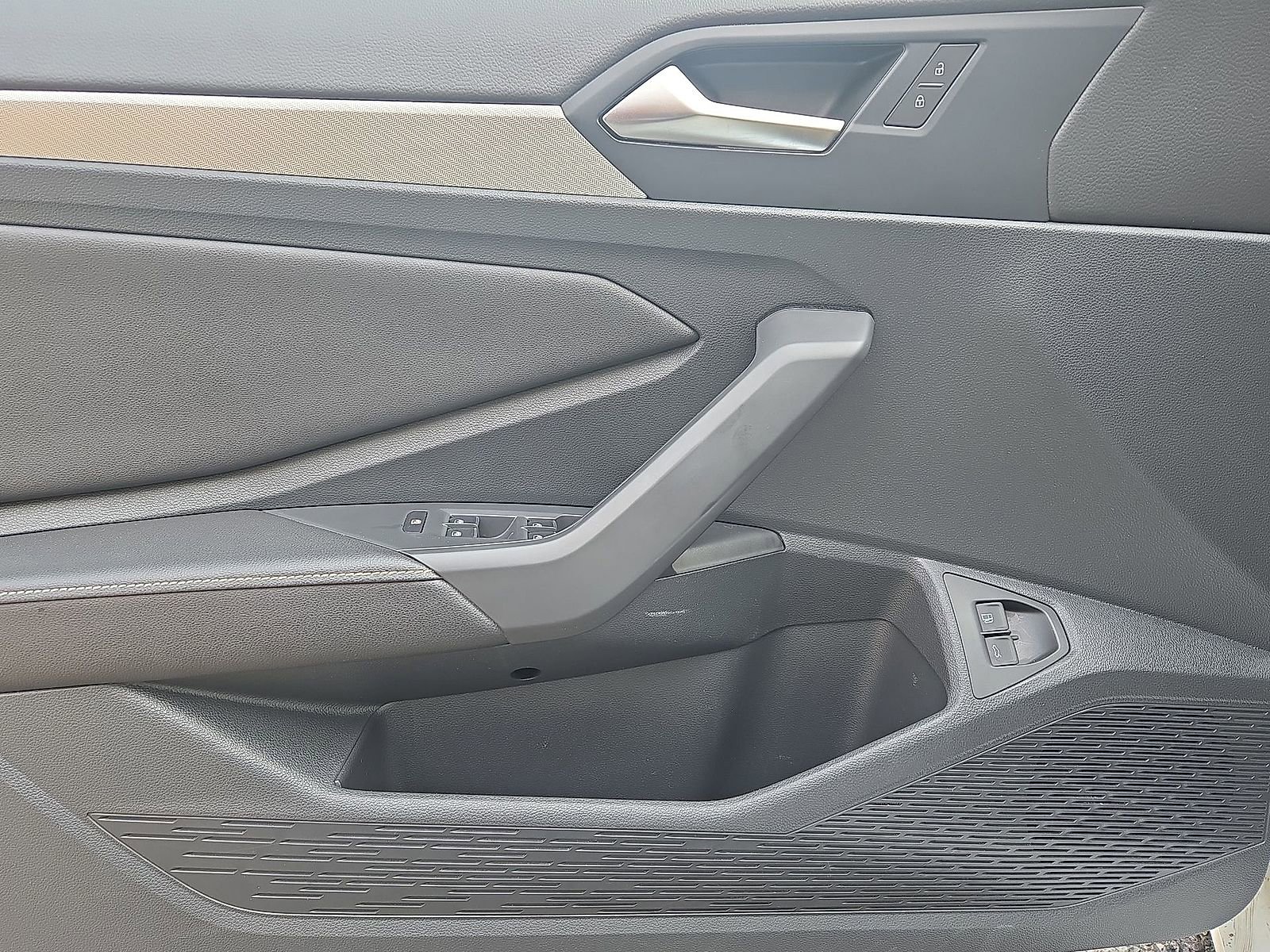 Used 2023 Volkswagen Jetta S image 16