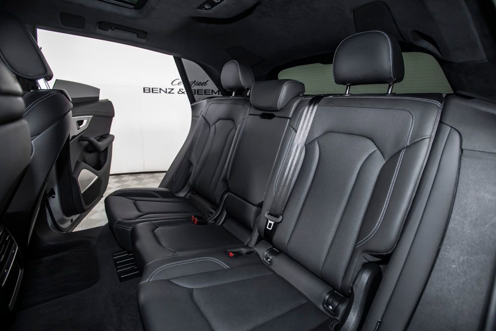Used 2025 Audi Q8 Prestige image 21