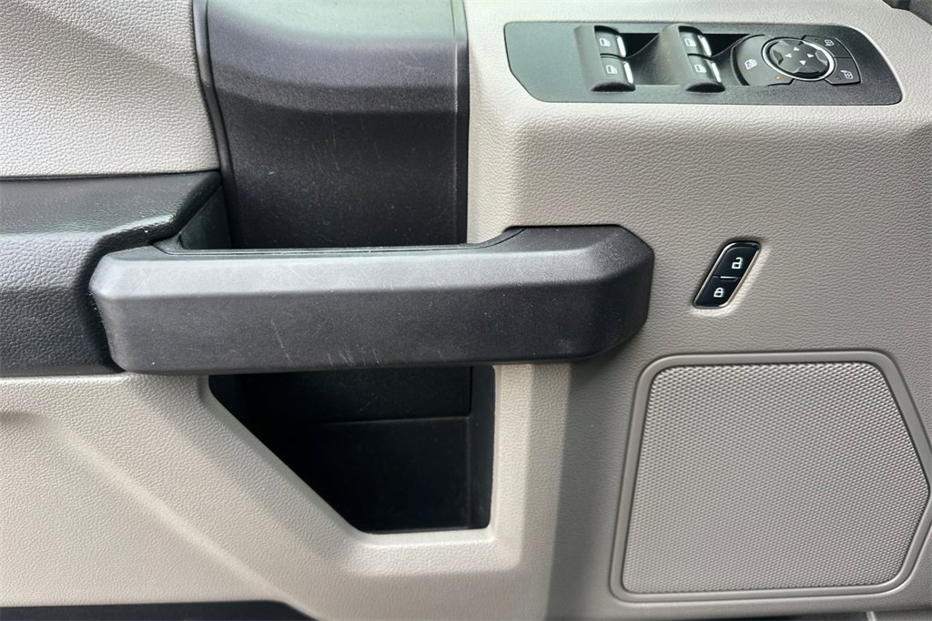 Used 2017 Ford F150 XL w/ Equipment Group 101A Mid image 11