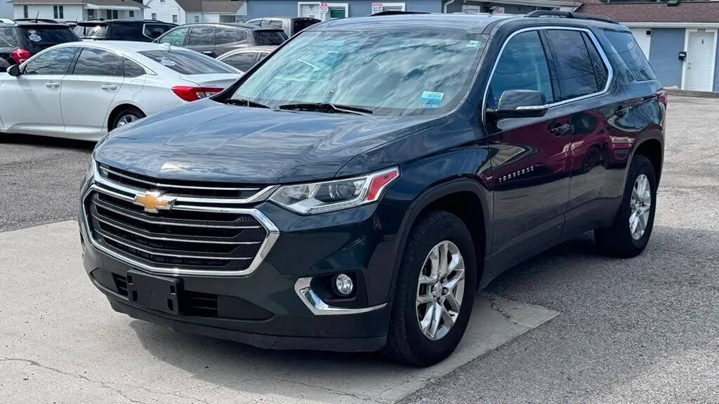 Used 2019 Chevrolet Traverse LT FWD image 2