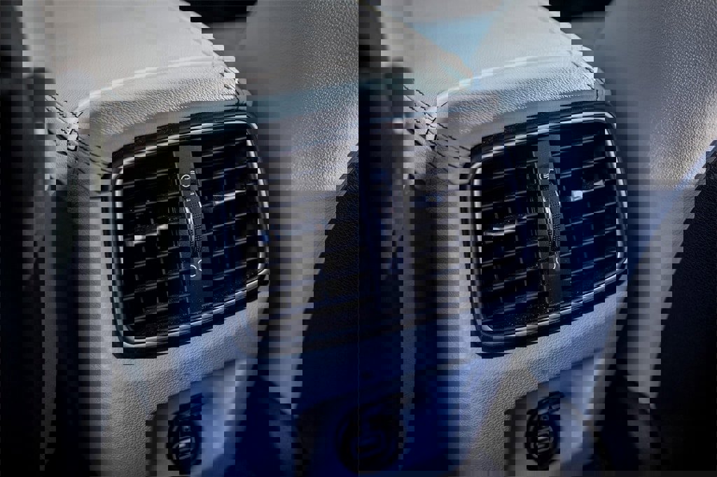 Used 2022 Genesis G70 3.3T image 29