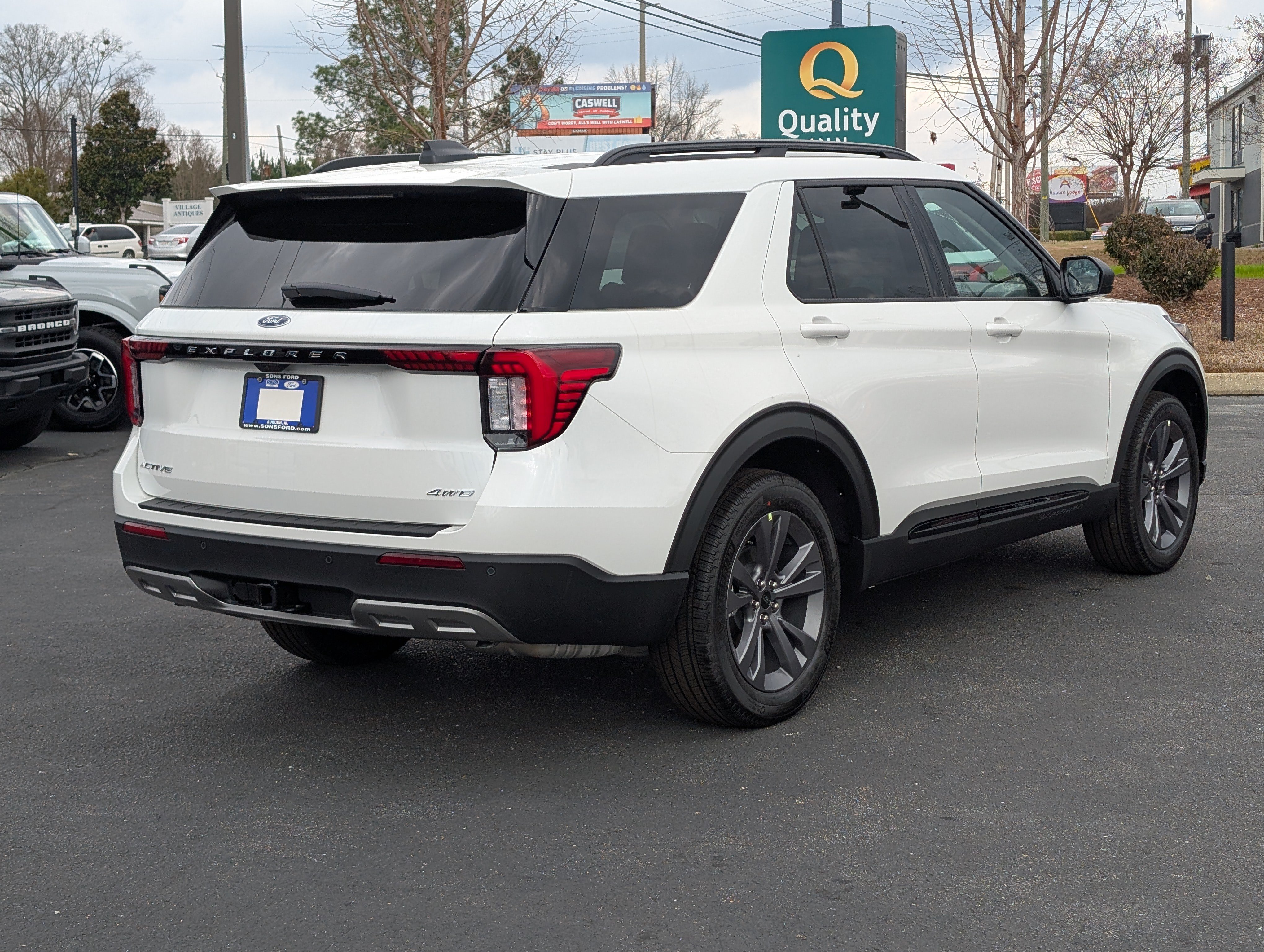 New 2026 Ford Explorer Active w/ Active Comfort Package AWD/4WD image 9
