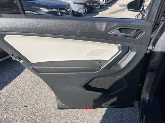 Used 2021 Volkswagen Tiguan SEL AWD/4WD image 19