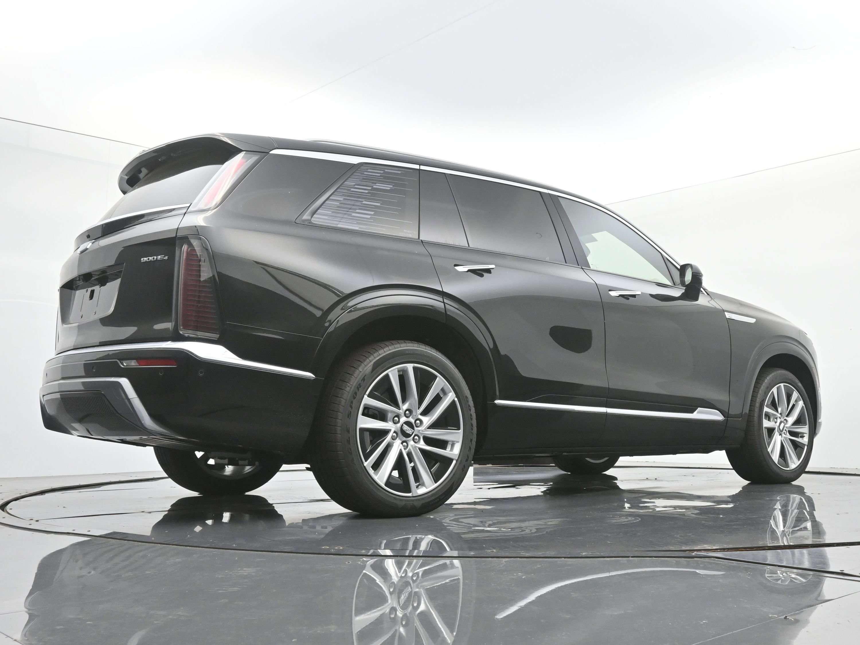 New 2026 Cadillac Vistiq Luxury w/ LPO, Floor Liner Package image 19