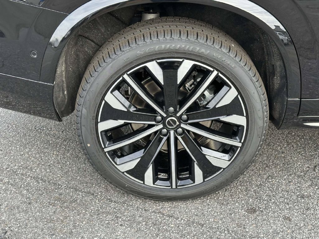 New 2026 Volvo XC90 B6 Ultra w/ Protection Package Premier AWD/4WD image 24