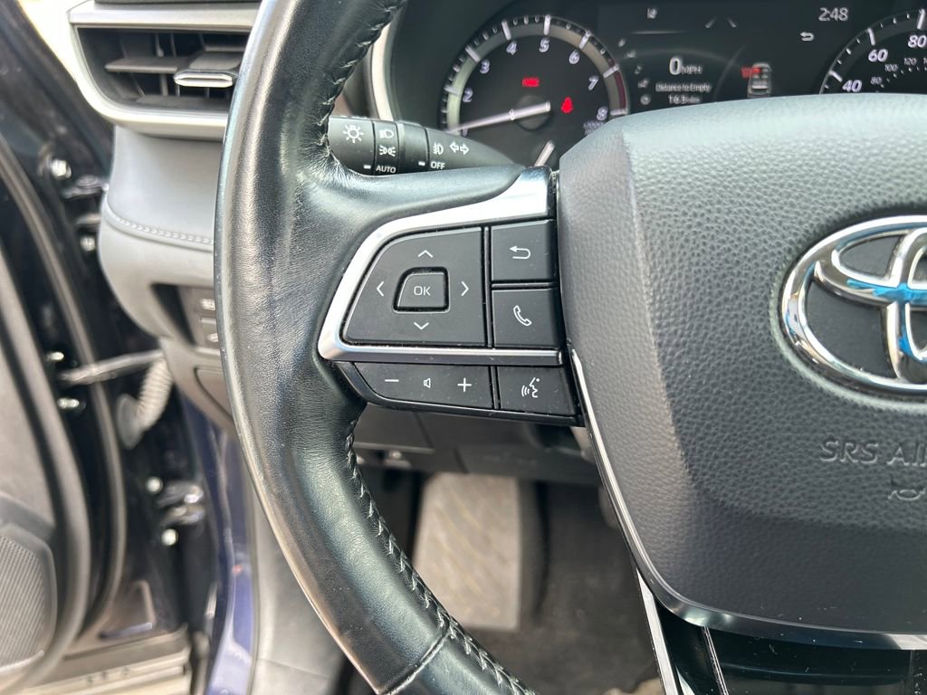 Used 2021 Toyota Highlander XLE image 23