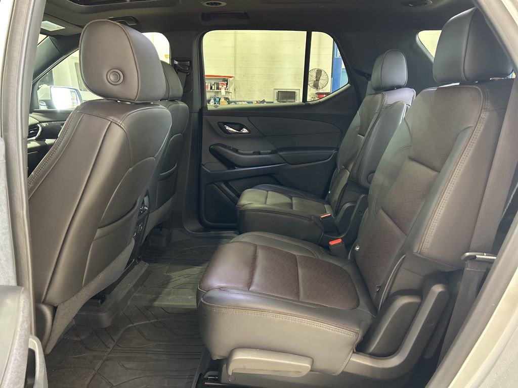 Used 2022 Chevrolet Traverse High Country image 41