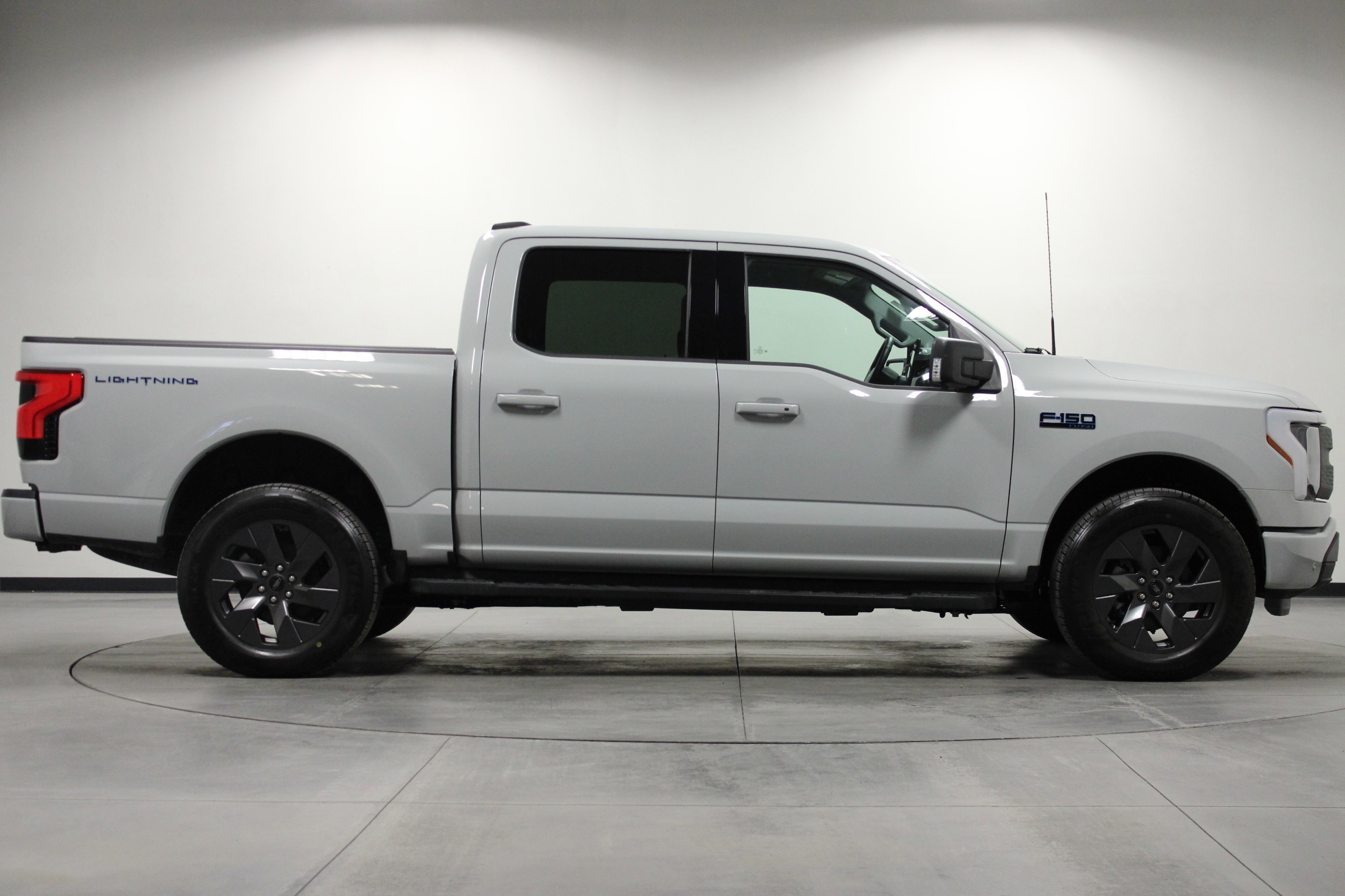 Used 2024 Ford F150 Lightning Flash image 3