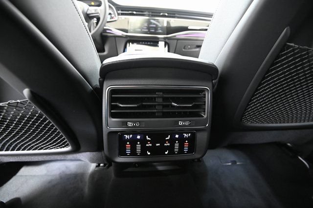 Used 2026 Audi Q8 Premium Plus AWD/4WD image 31
