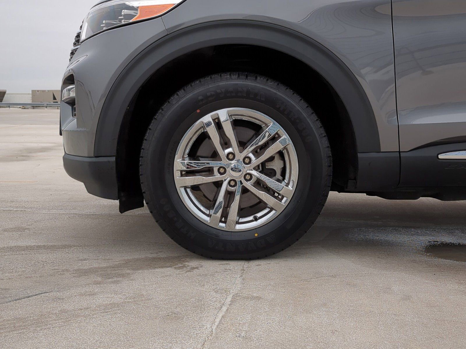 Used 2023 Ford Explorer XLT w/ Equipment Group 202A image 9