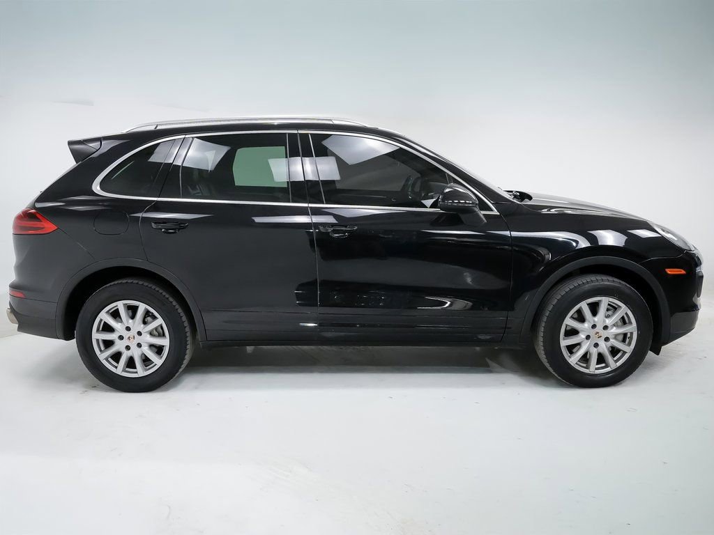 Used 2016 Porsche Cayenne S image 8
