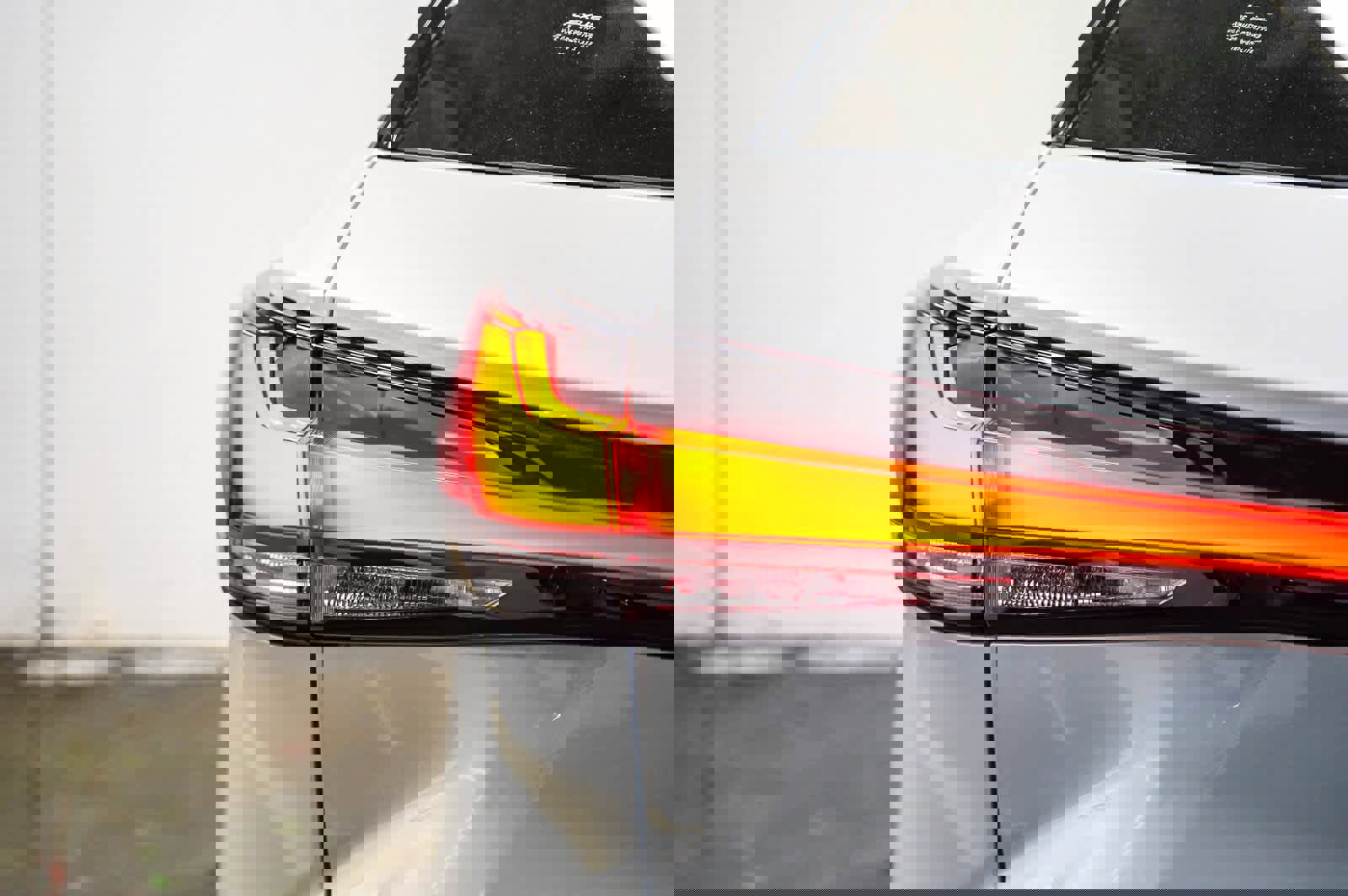 Used 2025 Lexus RX 450h Luxury w/ Convenience Package image 11