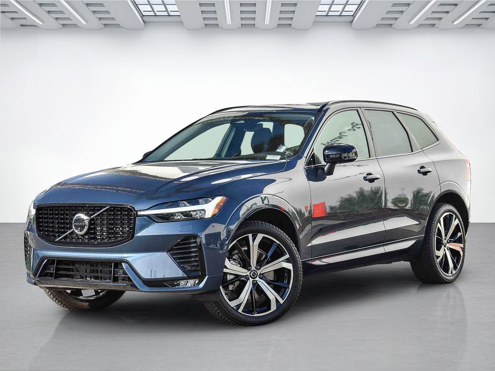 Used 2024 Volvo XC60 B5 Ultimate w/ Protection Package Premier image 1