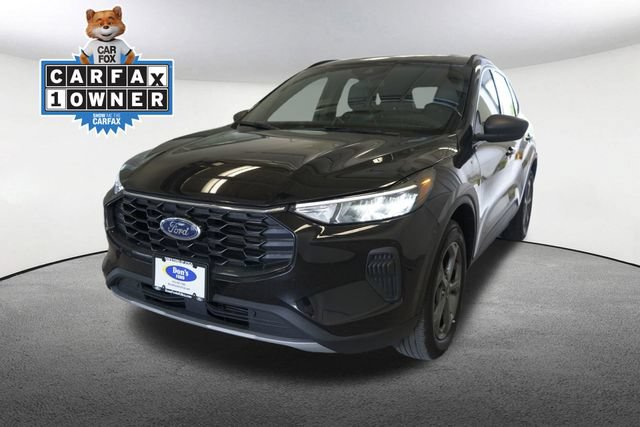 Certified 2025 Ford Escape ST-Line AWD/4WD image 1