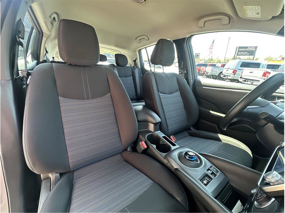 Used 2025 Nissan Leaf S FWD image 15