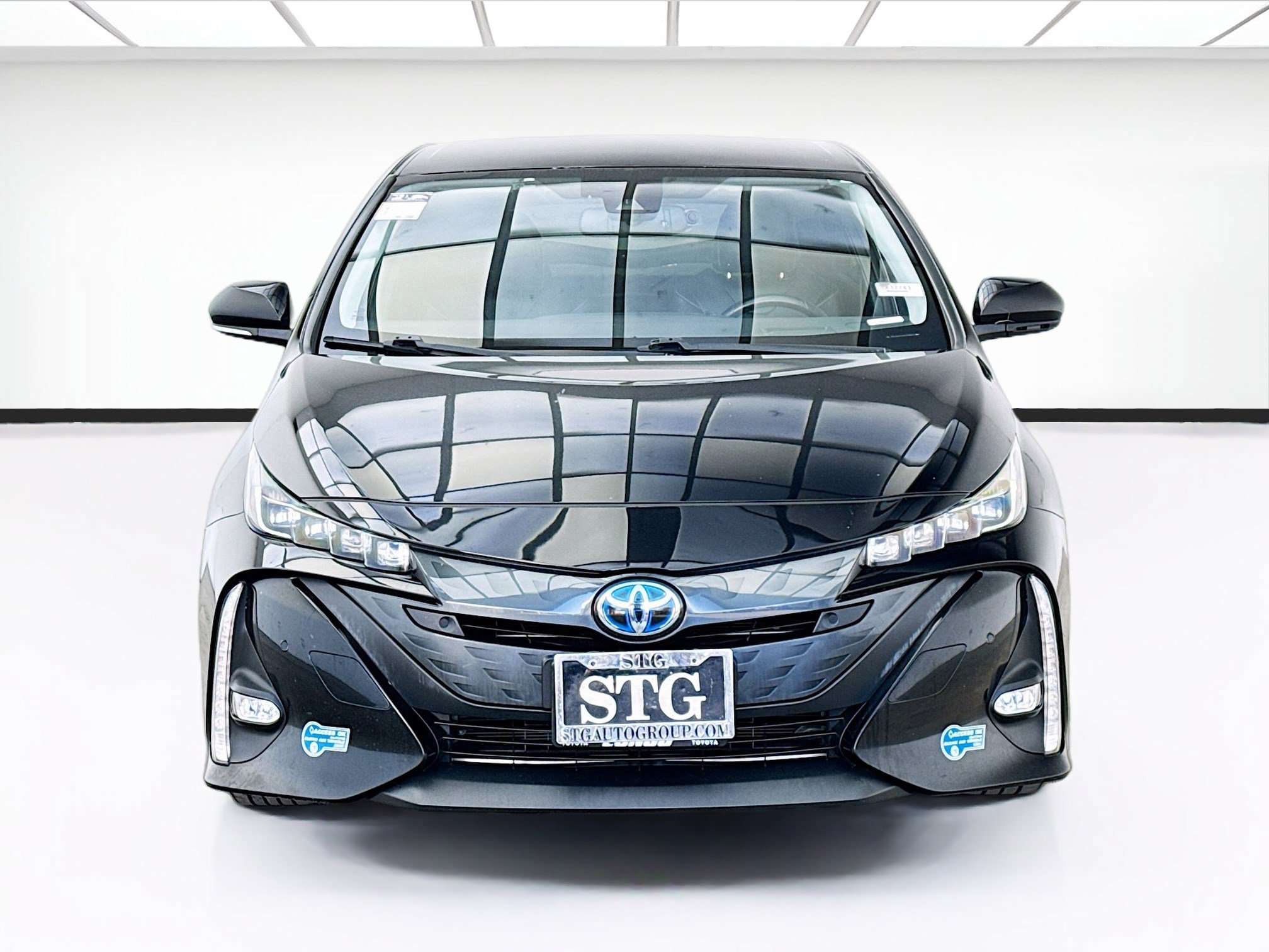 Used 2021 Toyota Prius Prime Limited w/ Carpet Mat Package (TMS) FWD image 2