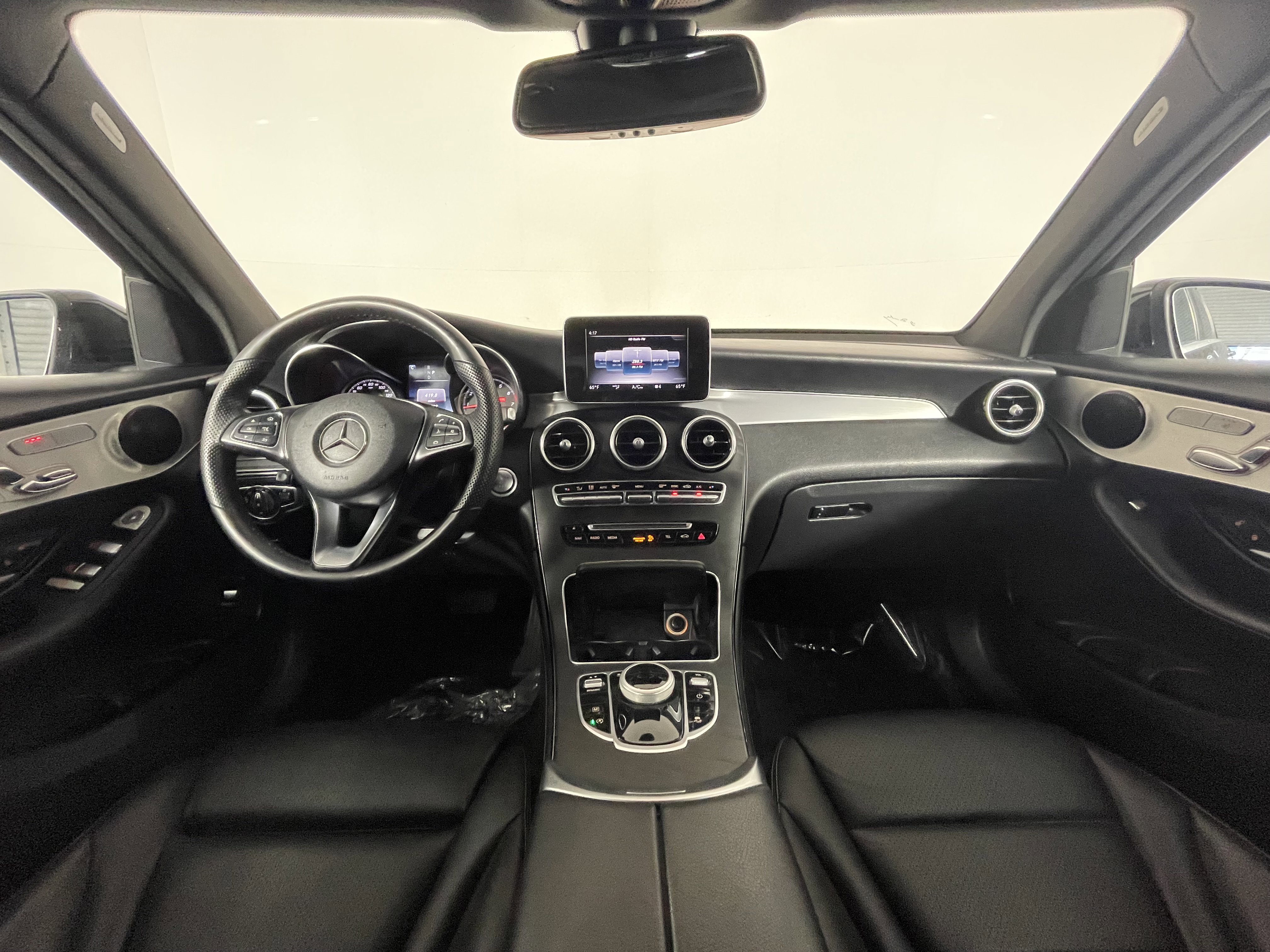 Used 2019 Mercedes-Benz GLC 300 4MATIC image 11
