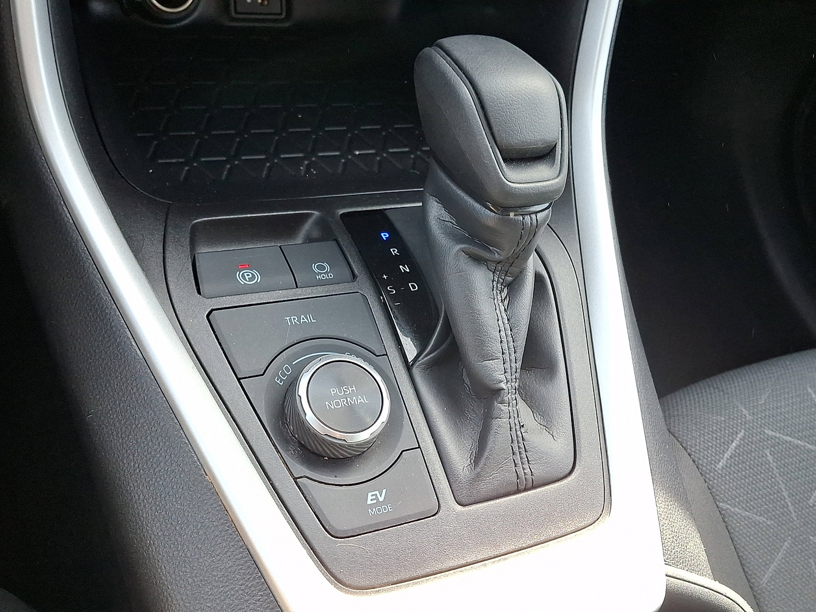 Used 2025 Toyota RAV4 XLE image 22