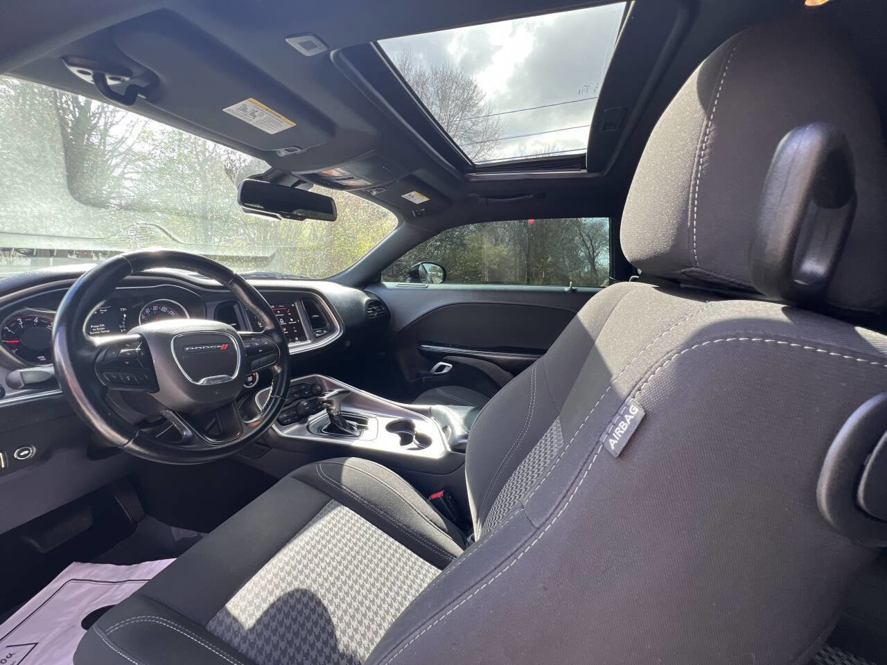 Used 2021 Dodge Challenger SXT w/ Driver Convenience Group image 11