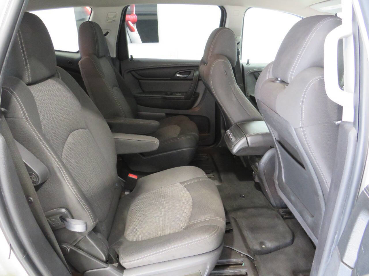 Used 2016 Chevrolet Traverse LT w/ Style and Technology Package image 12