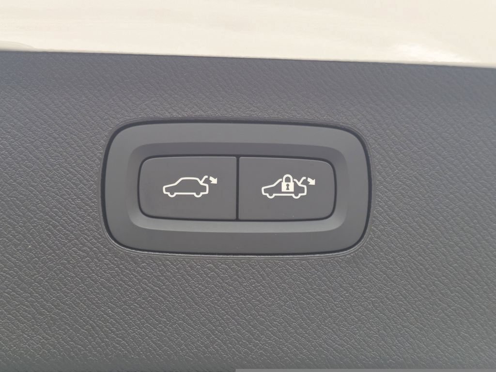 Certified 2026 Volvo XC90 B6 Ultra AWD/4WD image 14