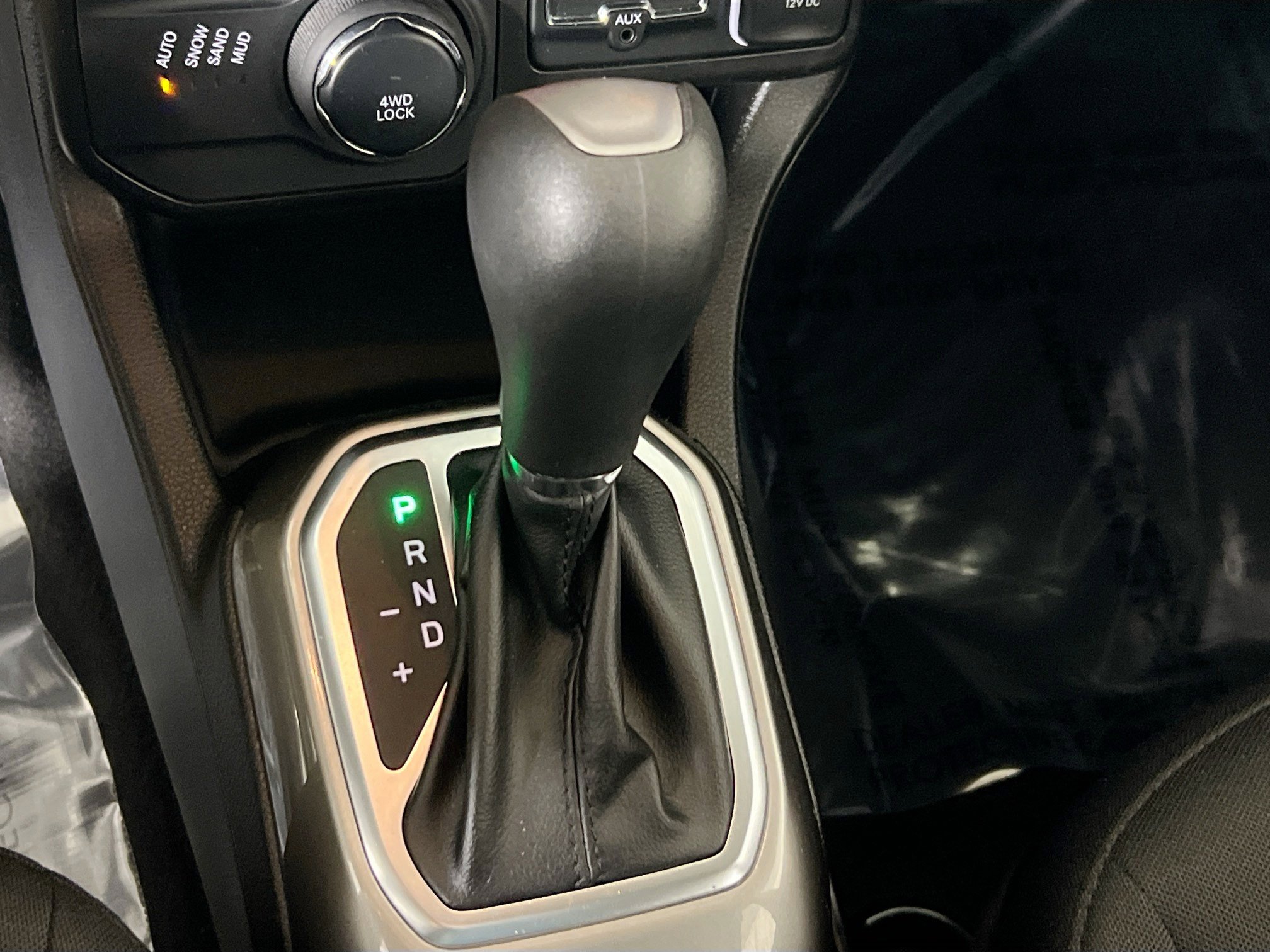 Used 2022 Jeep Renegade Latitude w/ Convenience Group AWD/4WD image 17