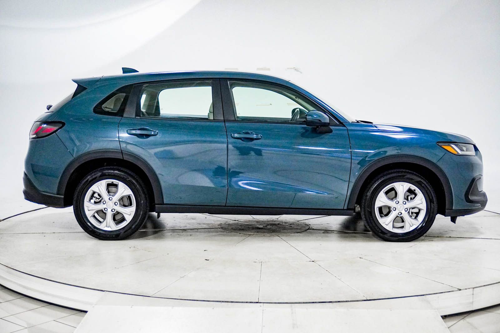 Used 2023 Honda HR-V LX image 11