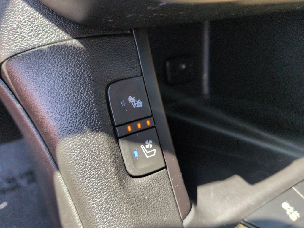 Used 2019 GMC Acadia Denali AWD/4WD image 19