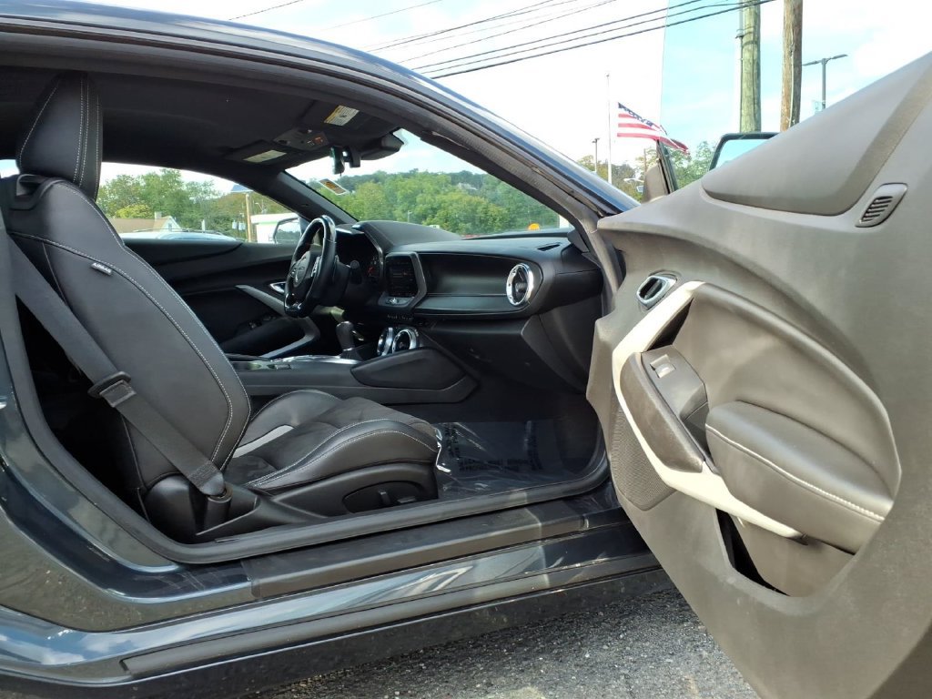 Used 2021 Chevrolet Camaro SS RWD image 13
