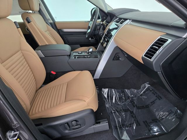 New 2026 Land Rover Discovery Limited Edition AWD/4WD image 3