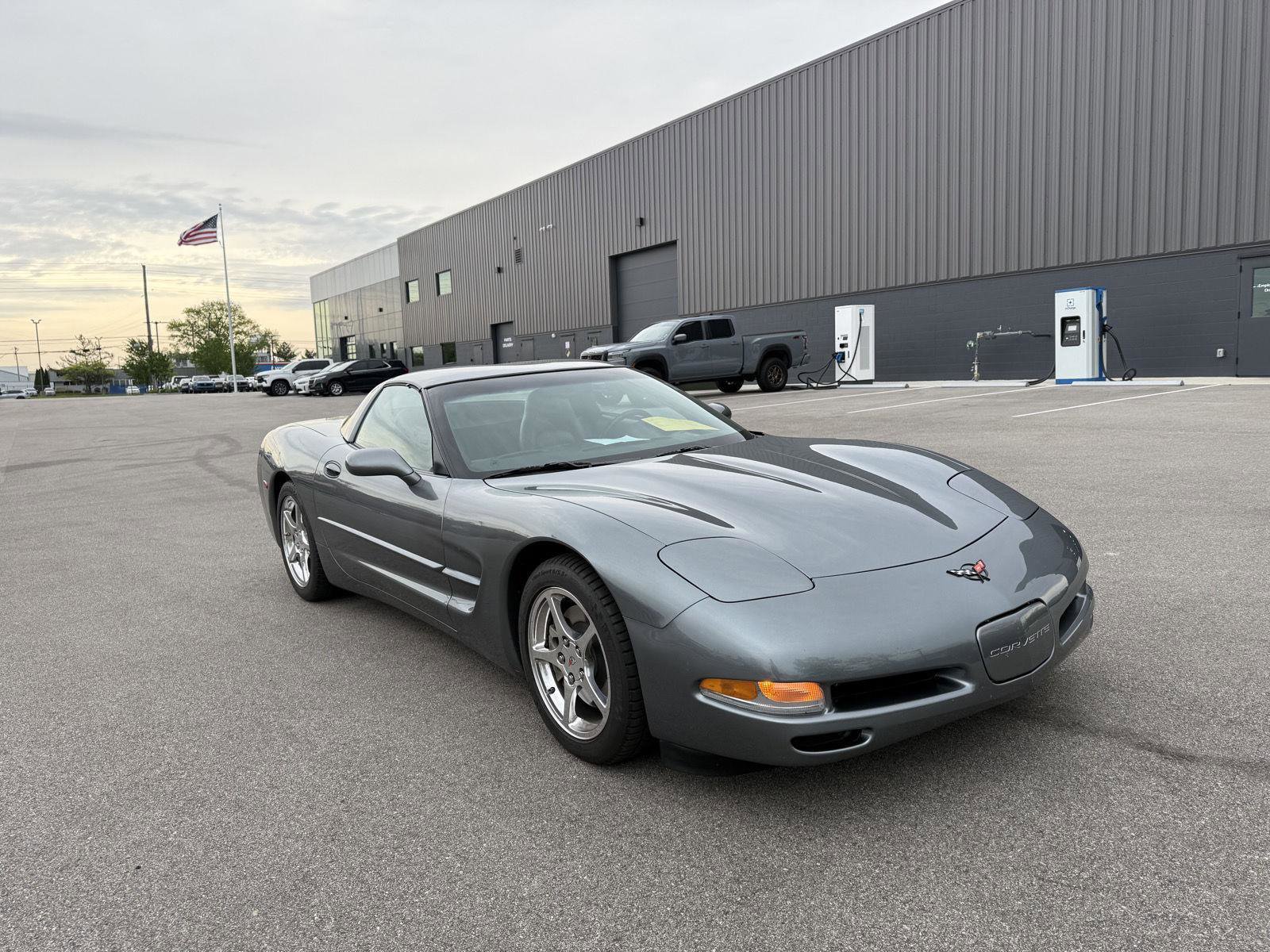 Used 2004 Chevrolet Corvette Coupe w/ Preferred Equipment Group RWD image 1