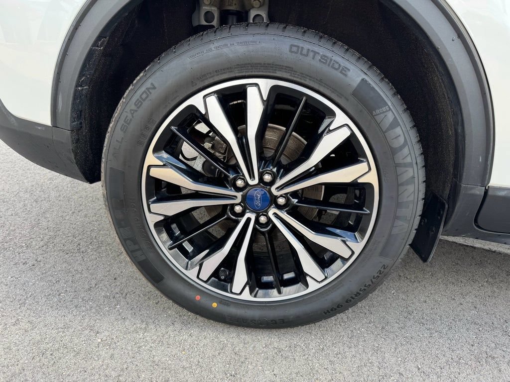 Certified 2022 Ford Escape SEL w/ SEL Stealth AWD Package image 10