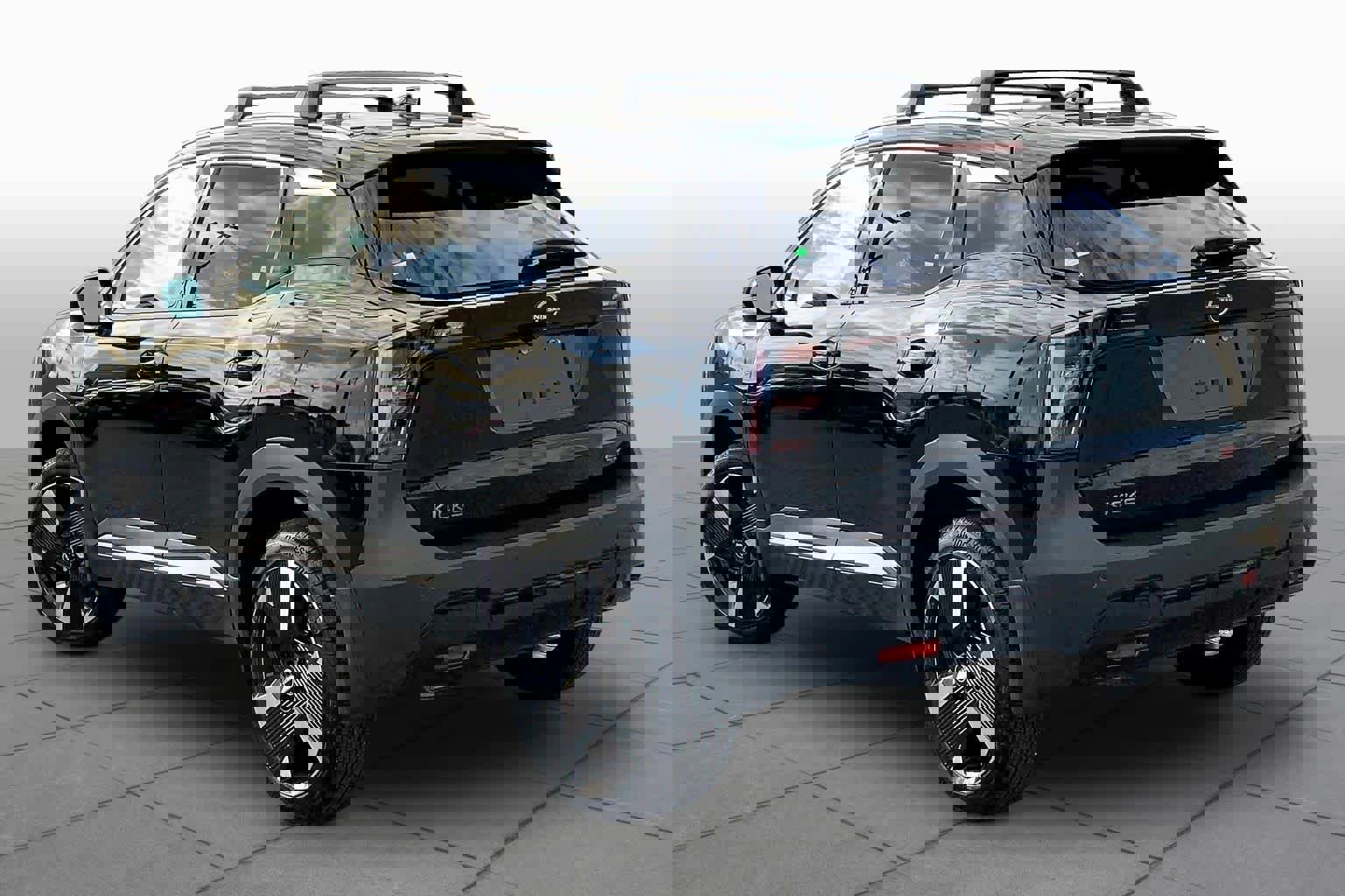 Used 2026 Nissan Kicks SR image 11