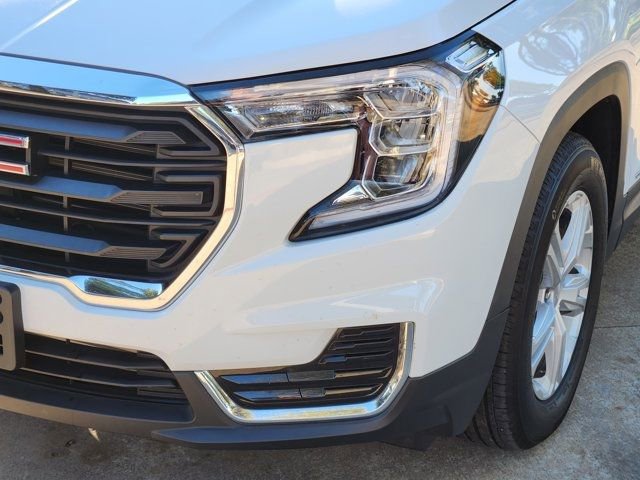 Used 2024 GMC Terrain SLE image 16